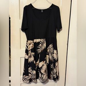 SHEIN Black and Cream Leaf Print Mini Dress
